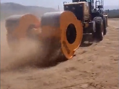 贵州独山县冲击压路机现场视频